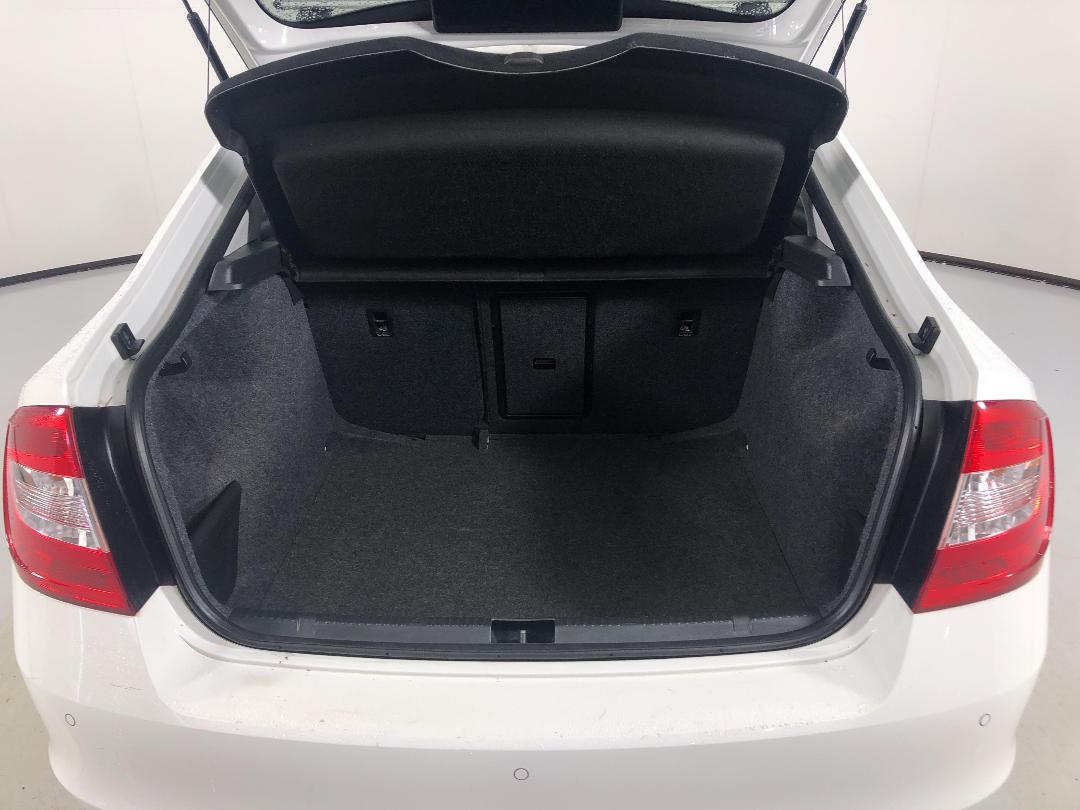 Photo '14' of Skoda Rapid