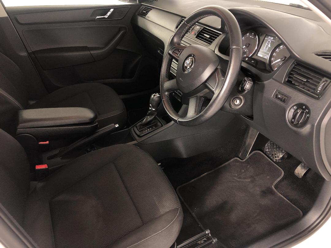 Photo '16' of Skoda Rapid