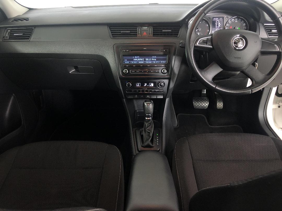 Photo '17' of Skoda Rapid