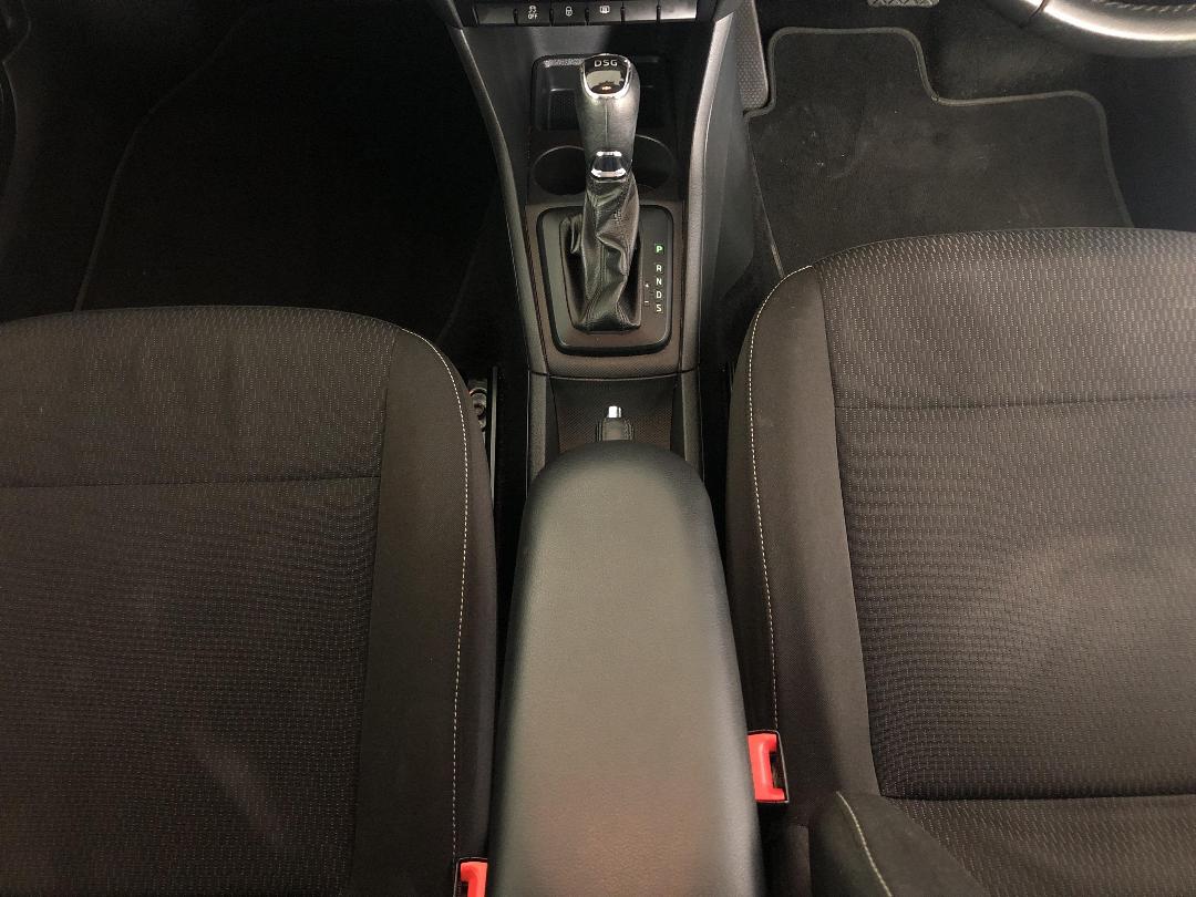 Photo '18' of Skoda Rapid