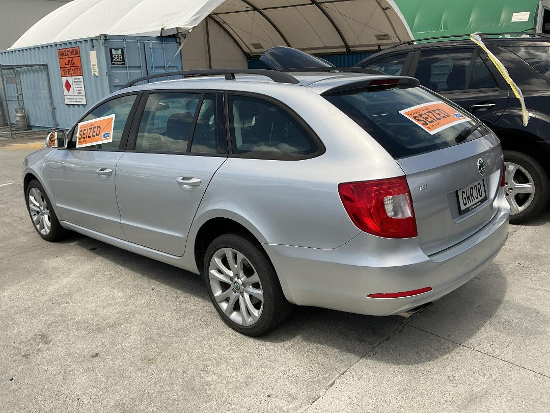 Photo '8' of Skoda Superb TSI 118 Combi Photo '8' of Skoda Superb TSI 118 Combi