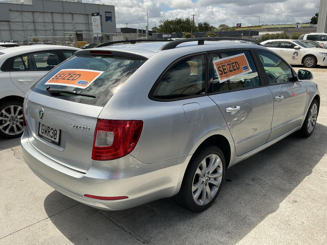 Photo '10' of Skoda Superb TSI 118 Combi Photo '10' of Skoda Superb TSI 118 Combi