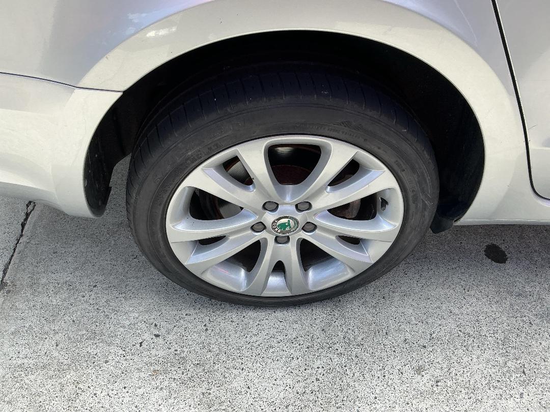 Photo '11' of Skoda Superb TSI 118 Combi Photo '11' of Skoda Superb TSI 118 Combi