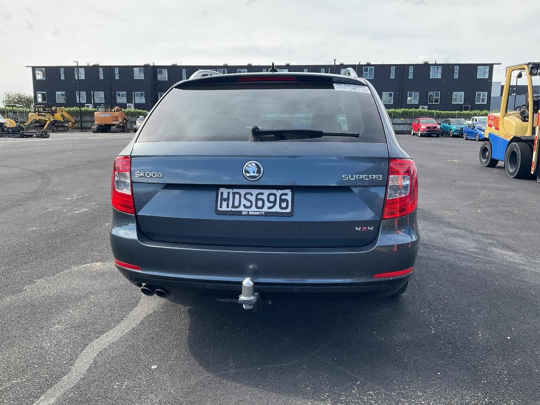 Photo '4' of Skoda Superb 125KW 4X4 Elegance W Photo '4' of Skoda Superb 125KW 4X4 Elegance W