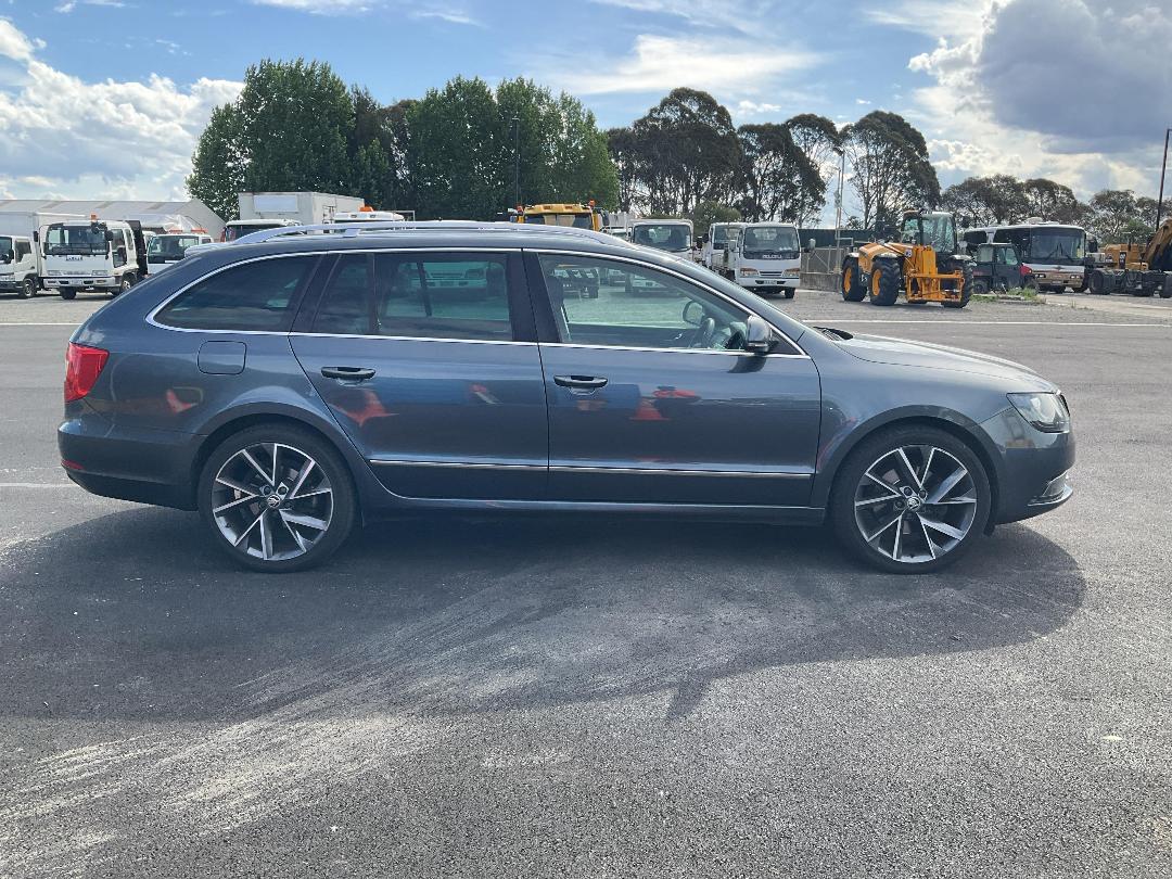 Photo '2' of Skoda Superb 125KW 4X4 Elegance W Photo '2' of Skoda Superb 125KW 4X4 Elegance W