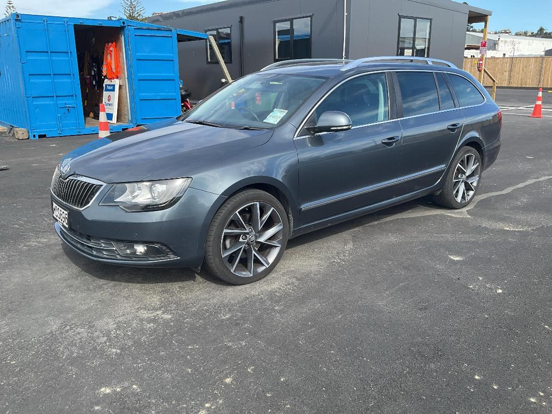 Photo '7' of Skoda Superb 125KW 4X4 Elegance W Photo '7' of Skoda Superb 125KW 4X4 Elegance W