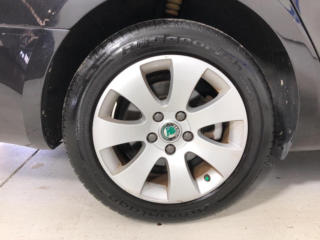 Photo '12' of Skoda Superb