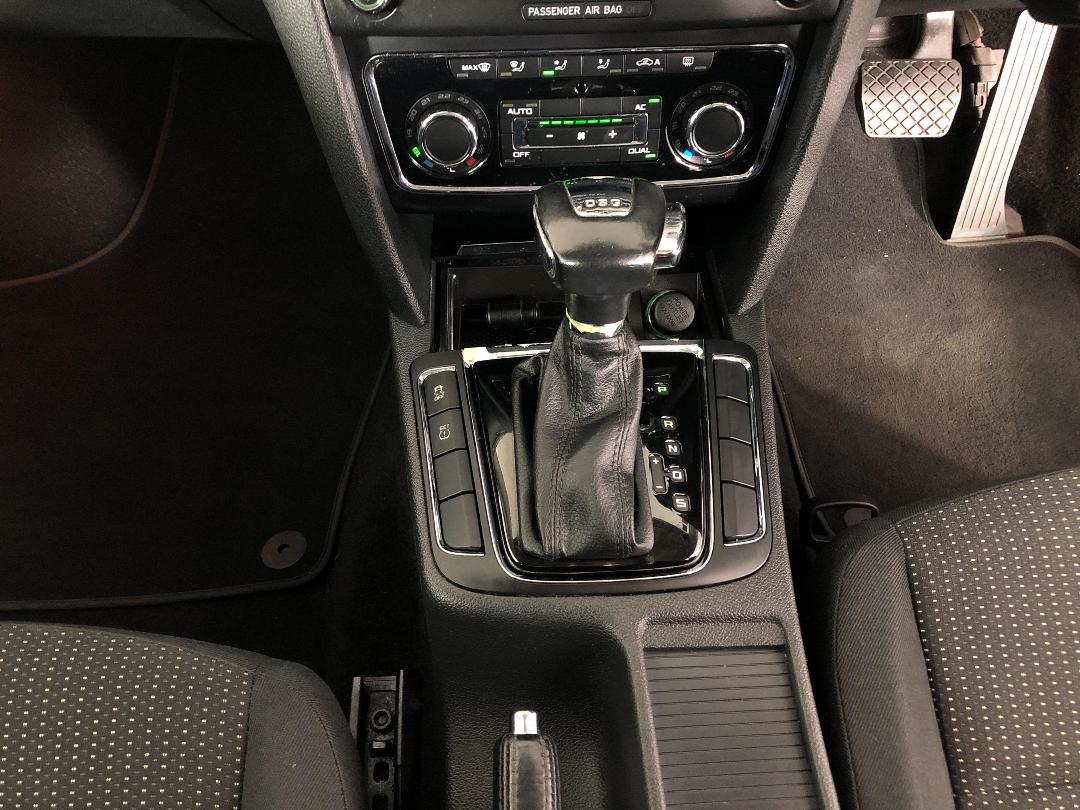 Photo '23' of Skoda Superb