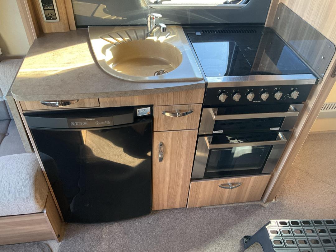 Photo '18' of Sterling Eccles Quartz Caravan - Single Photo '18' of Sterling Eccles Quartz Caravan - Single