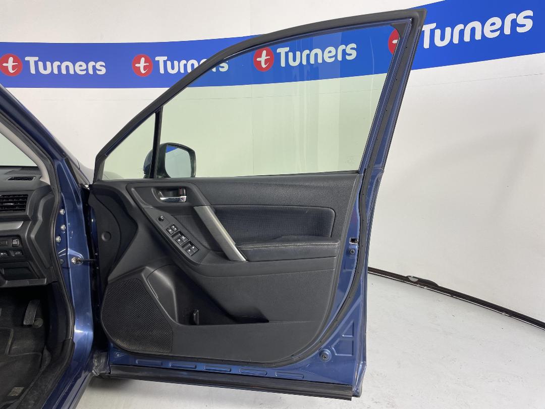 Photo '15' of Subaru Forester Photo '15' of Subaru Forester