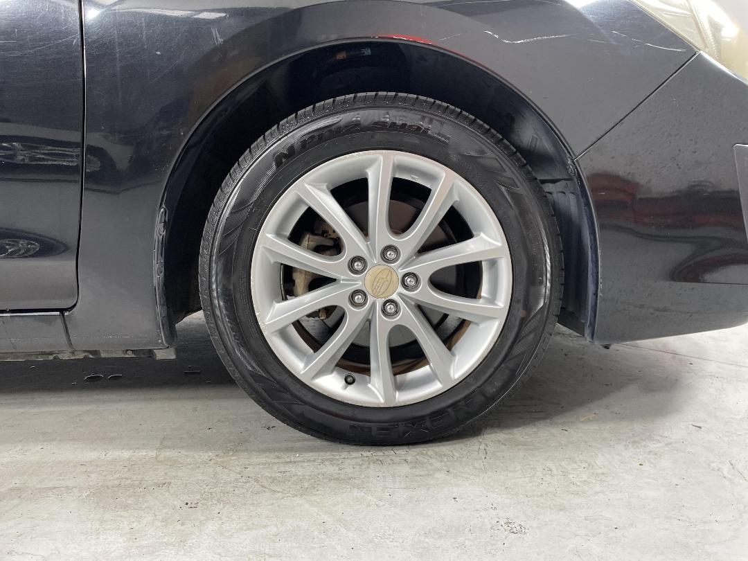 Photo '9' of Subaru Impreza Photo '9' of Subaru Impreza