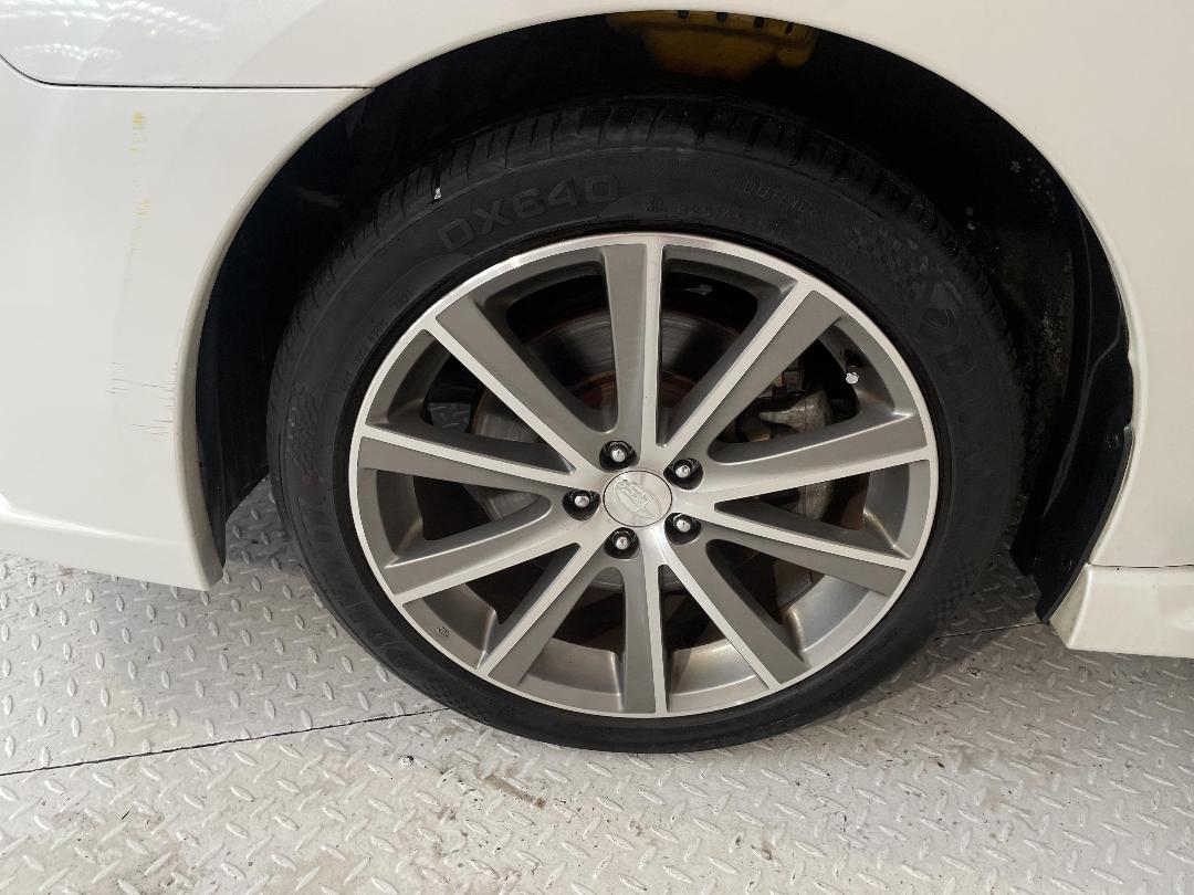 Photo '10' of Subaru Legacy