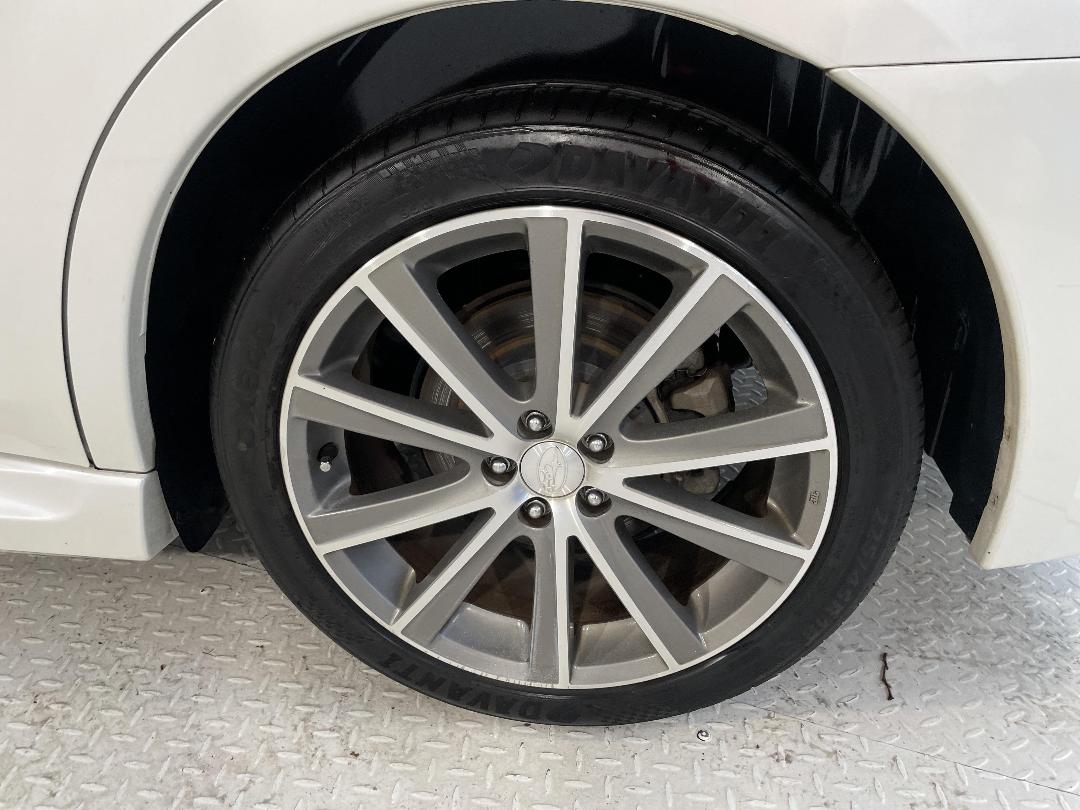 Photo '11' of Subaru Legacy