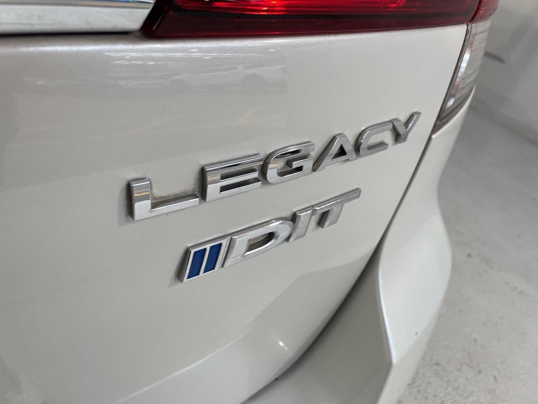 Photo '34' of Subaru Legacy