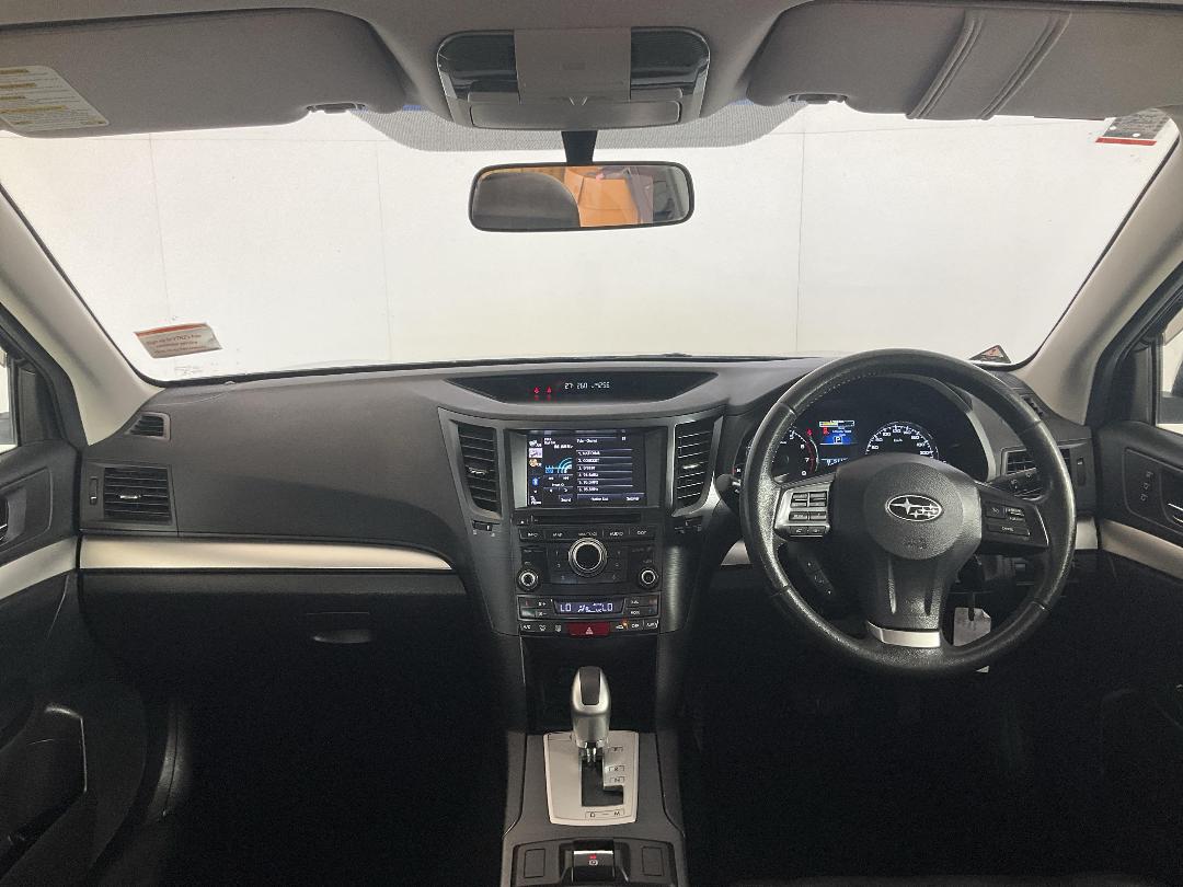 Photo '17' of Subaru Legacy