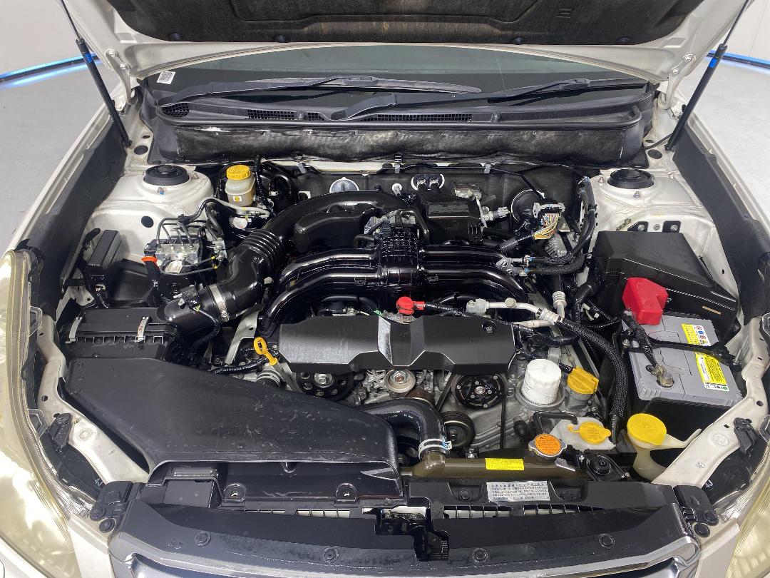 Photo '13' of Subaru Legacy