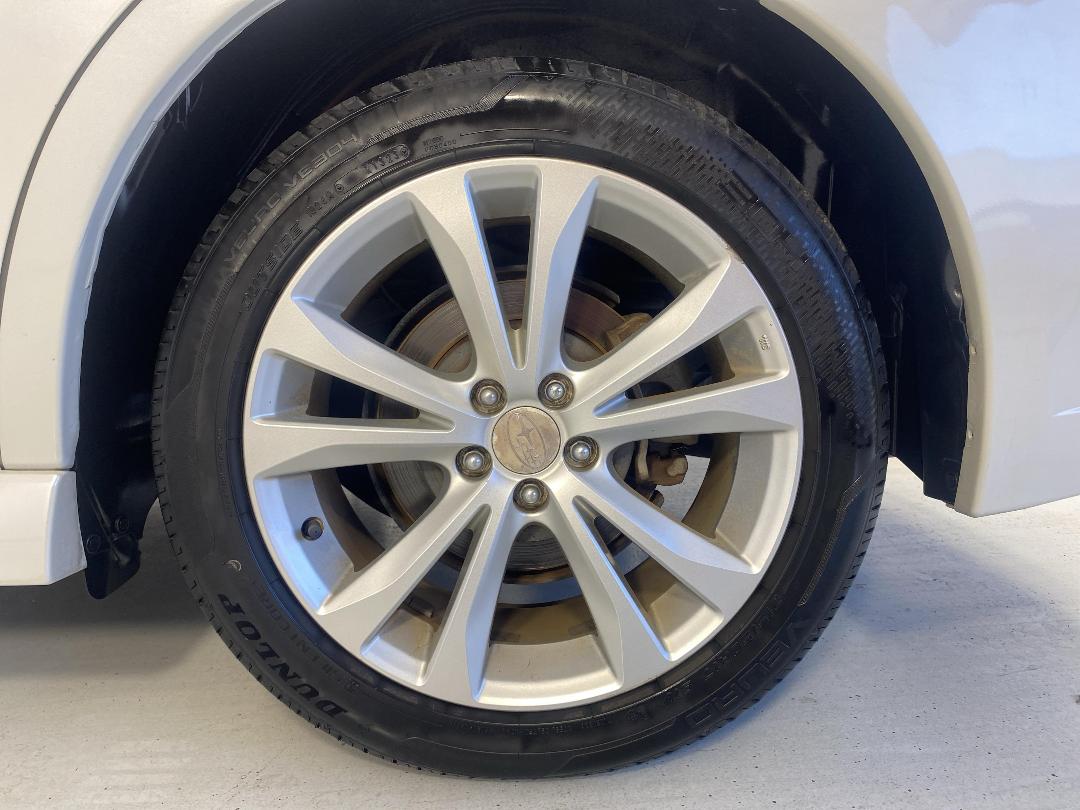 Photo '11' of Subaru Legacy