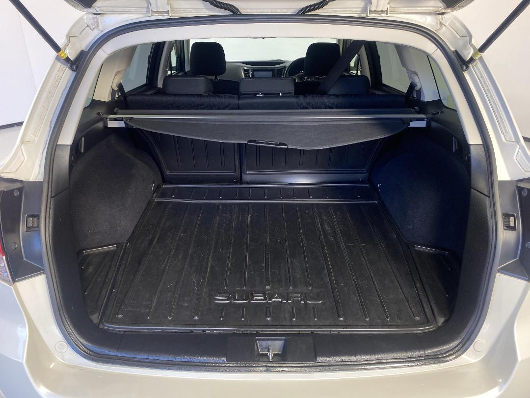 Photo '14' of Subaru Legacy