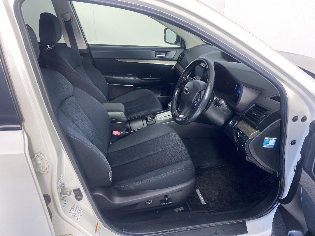 Photo '16' of Subaru Legacy