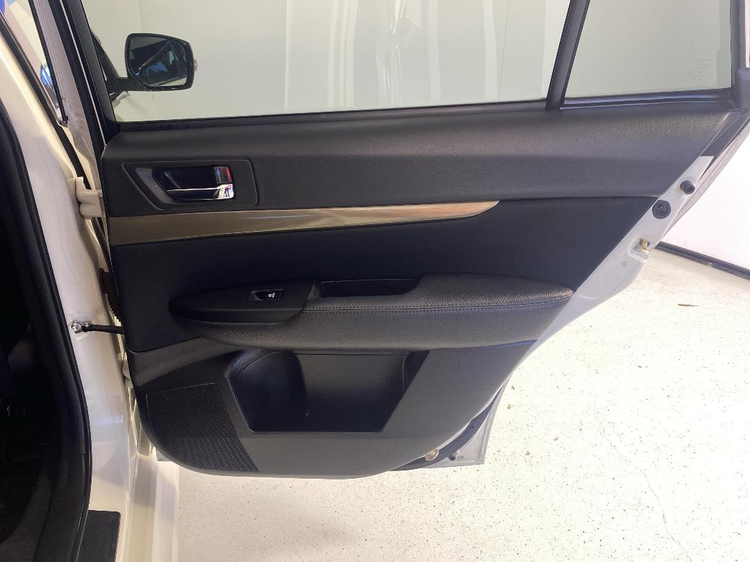 Photo '19' of Subaru Legacy