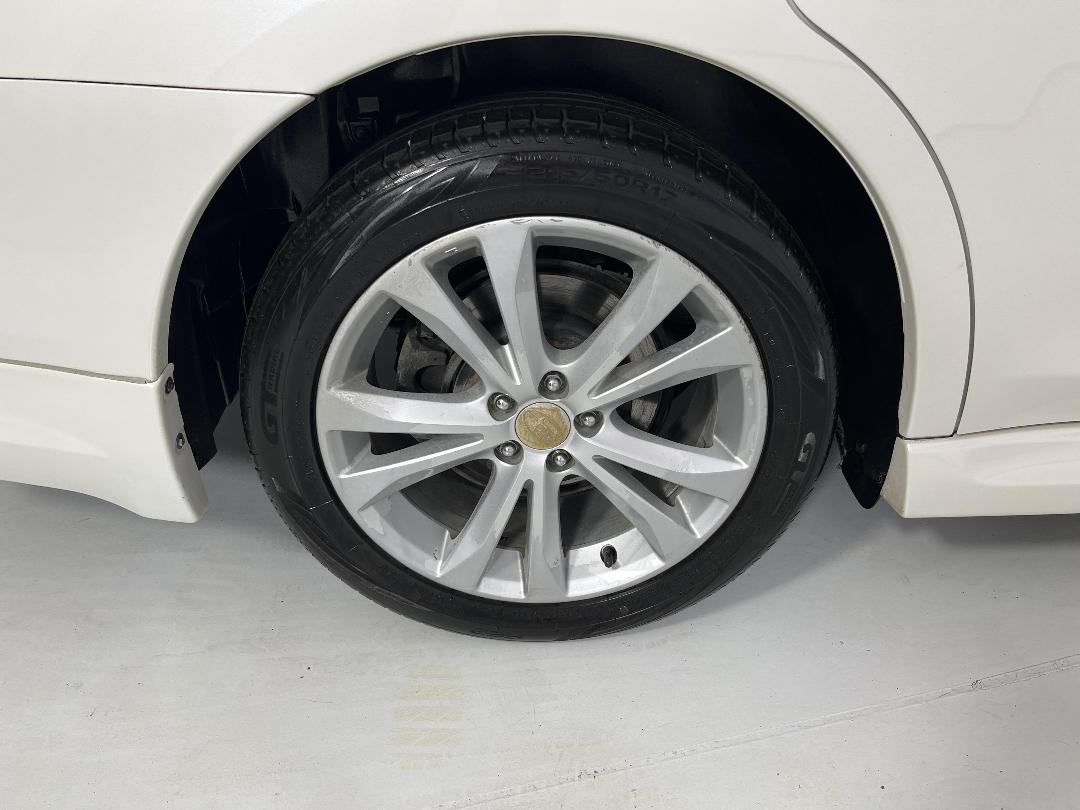 Photo '12' of Subaru Legacy Photo '12' of Subaru Legacy