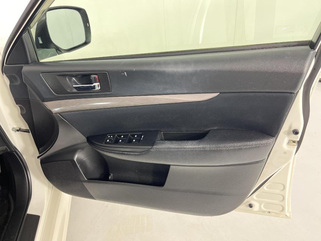 Photo '15' of Subaru Legacy Photo '15' of Subaru Legacy