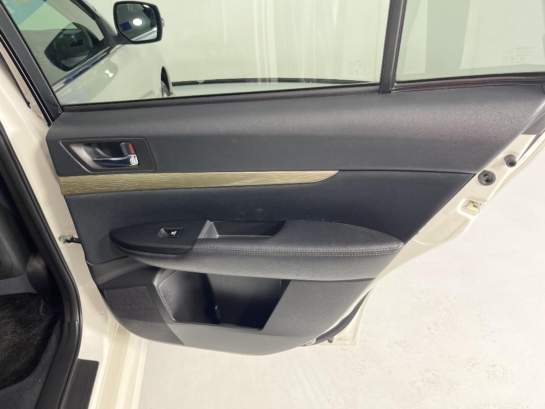 Photo '19' of Subaru Legacy Photo '19' of Subaru Legacy