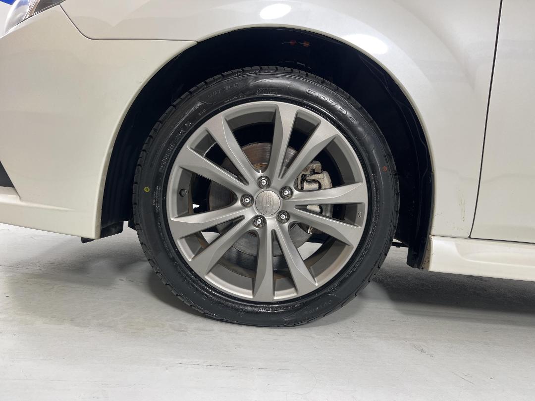 Photo '10' of Subaru Legacy