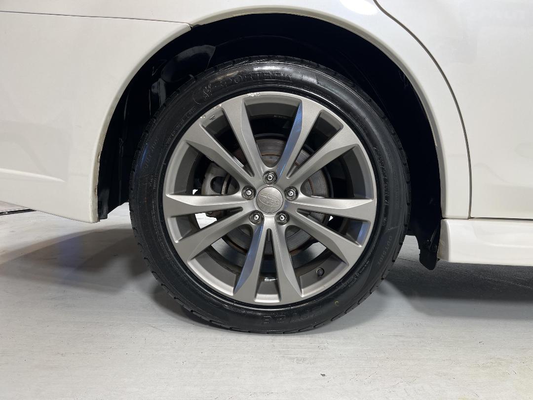 Photo '12' of Subaru Legacy