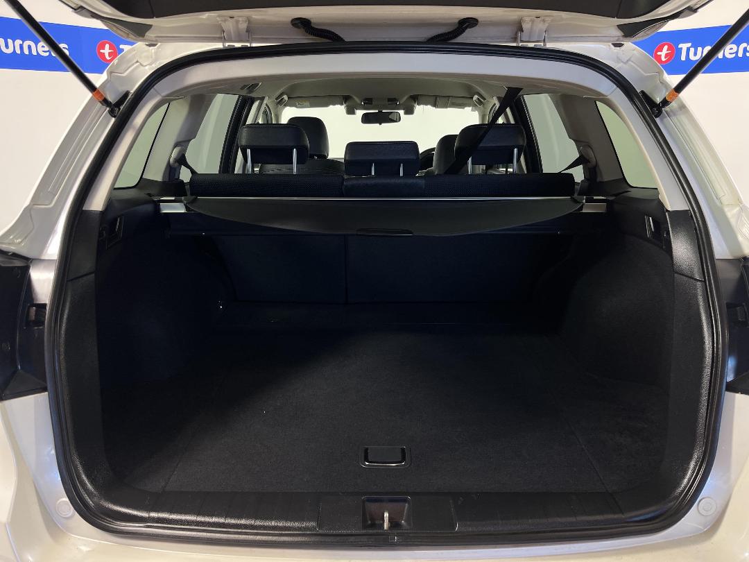 Photo '14' of Subaru Legacy