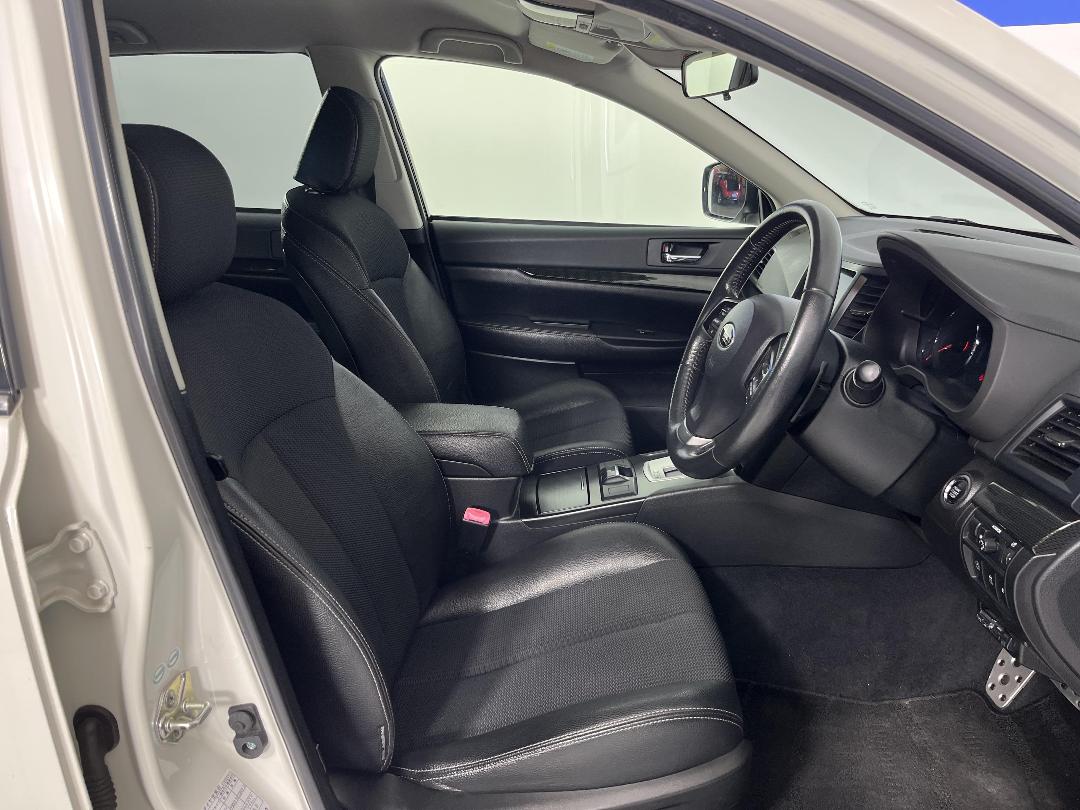 Photo '16' of Subaru Legacy