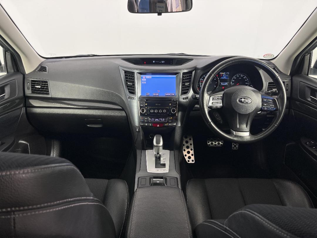 Photo '17' of Subaru Legacy