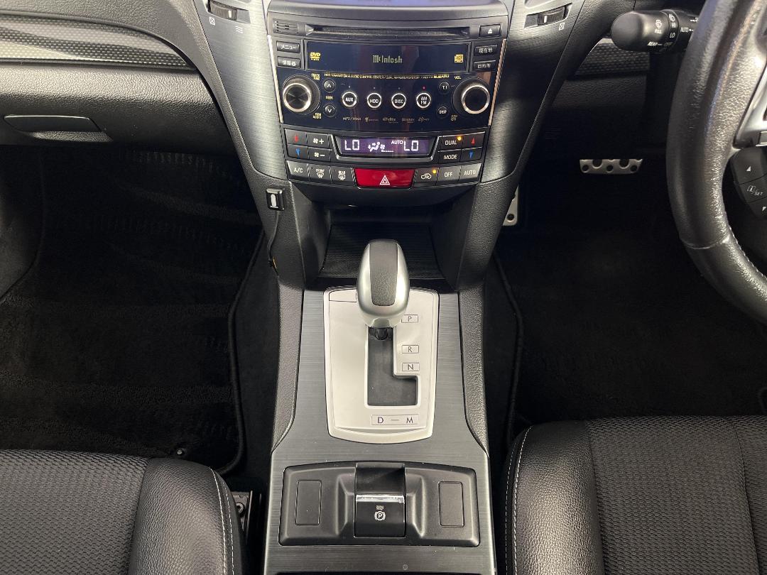 Photo '18' of Subaru Legacy