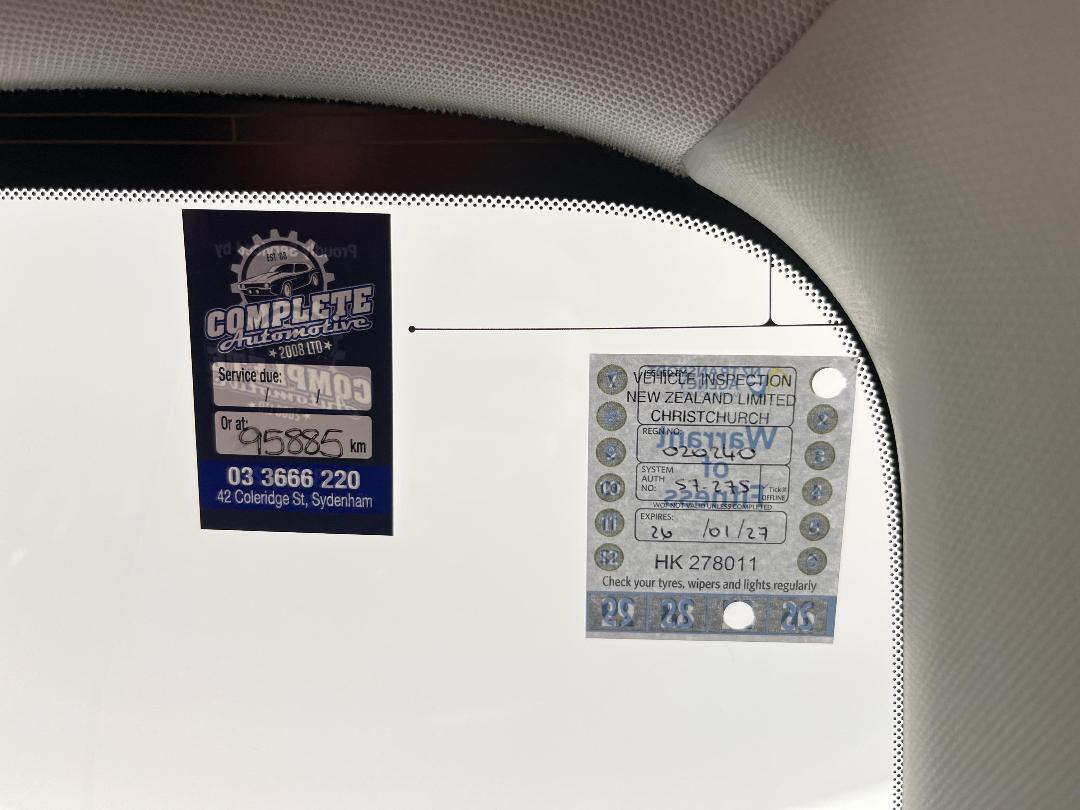 Photo '29' of Subaru Legacy