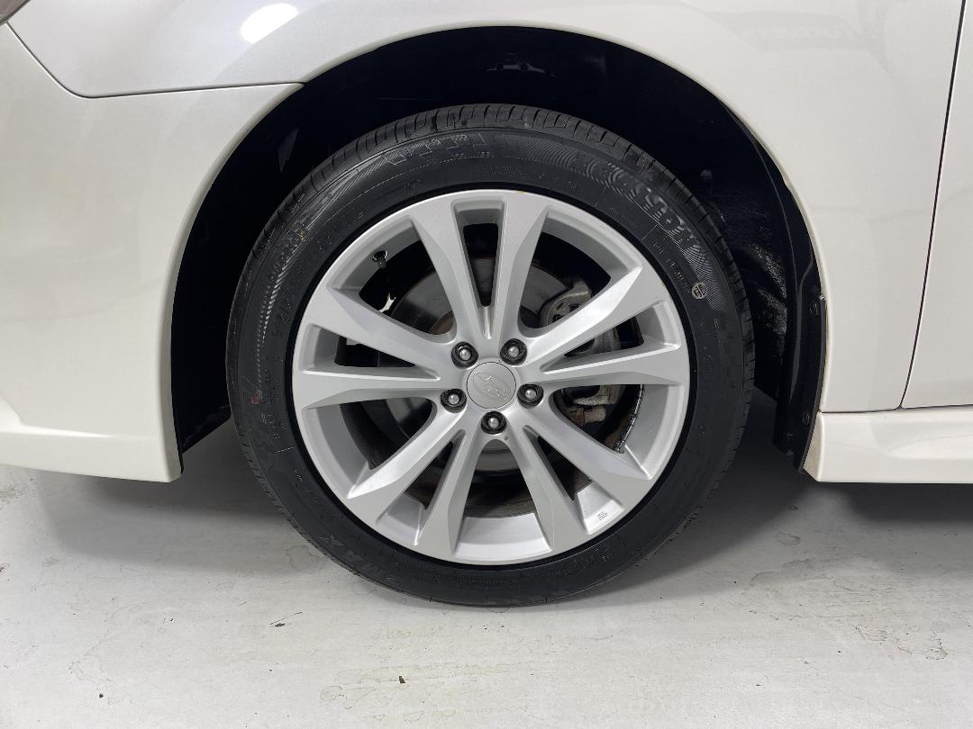 Photo '10' of Subaru Legacy Photo '10' of Subaru Legacy