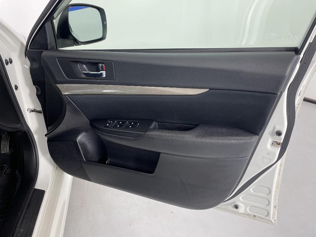 Photo '15' of Subaru Legacy Photo '15' of Subaru Legacy