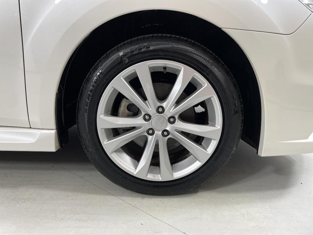 Photo '9' of Subaru Legacy Photo '9' of Subaru Legacy