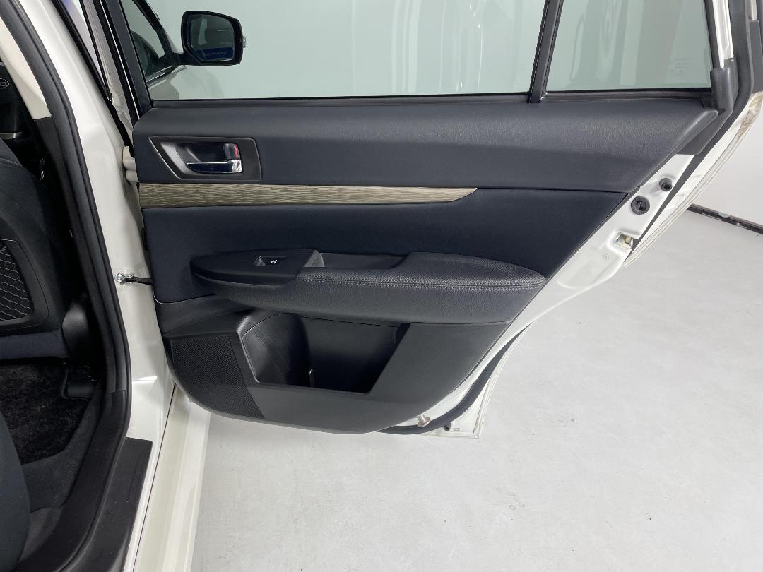 Photo '19' of Subaru Legacy Photo '19' of Subaru Legacy