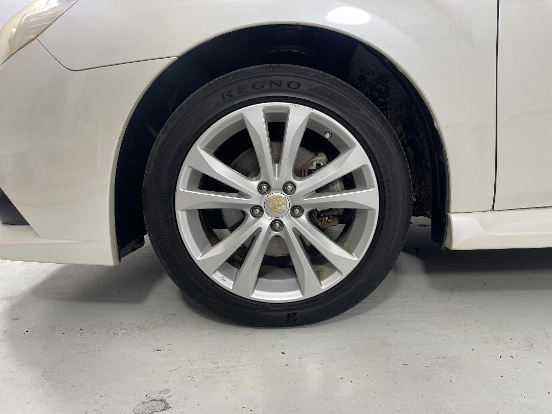 Photo '10' of Subaru Legacy