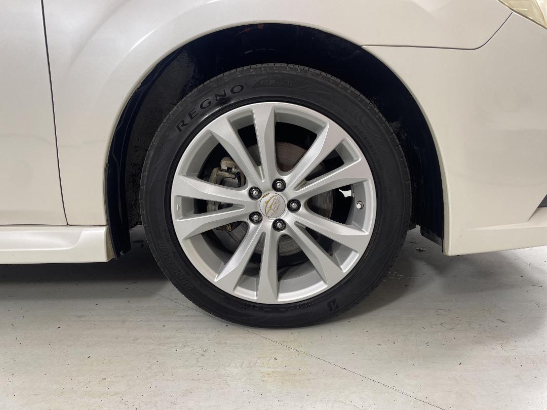 Photo '9' of Subaru Legacy