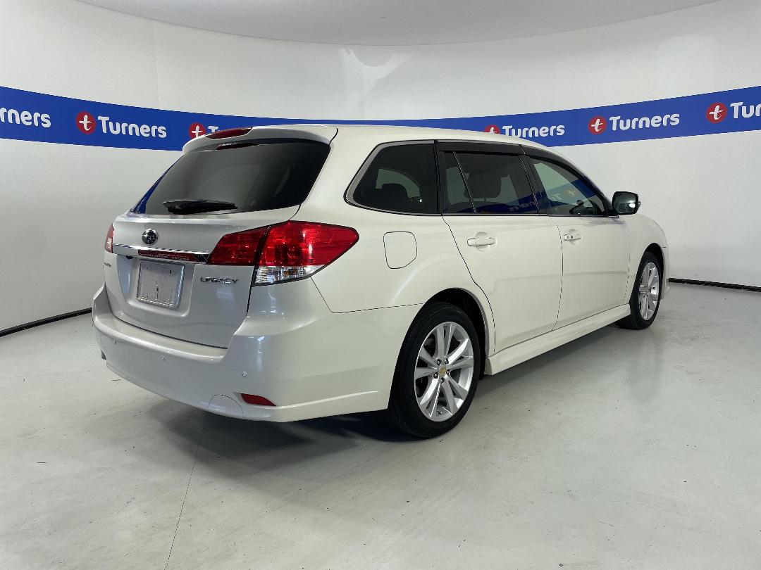 Photo '7' of Subaru Legacy