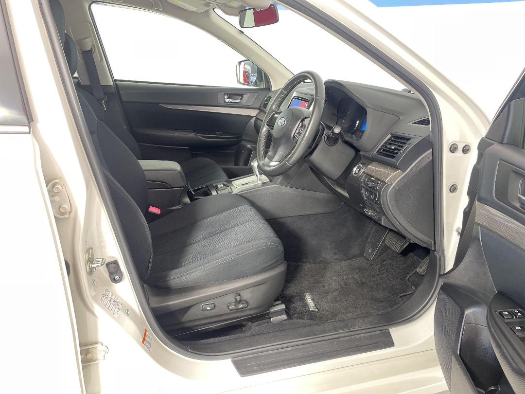 Photo '16' of Subaru Legacy