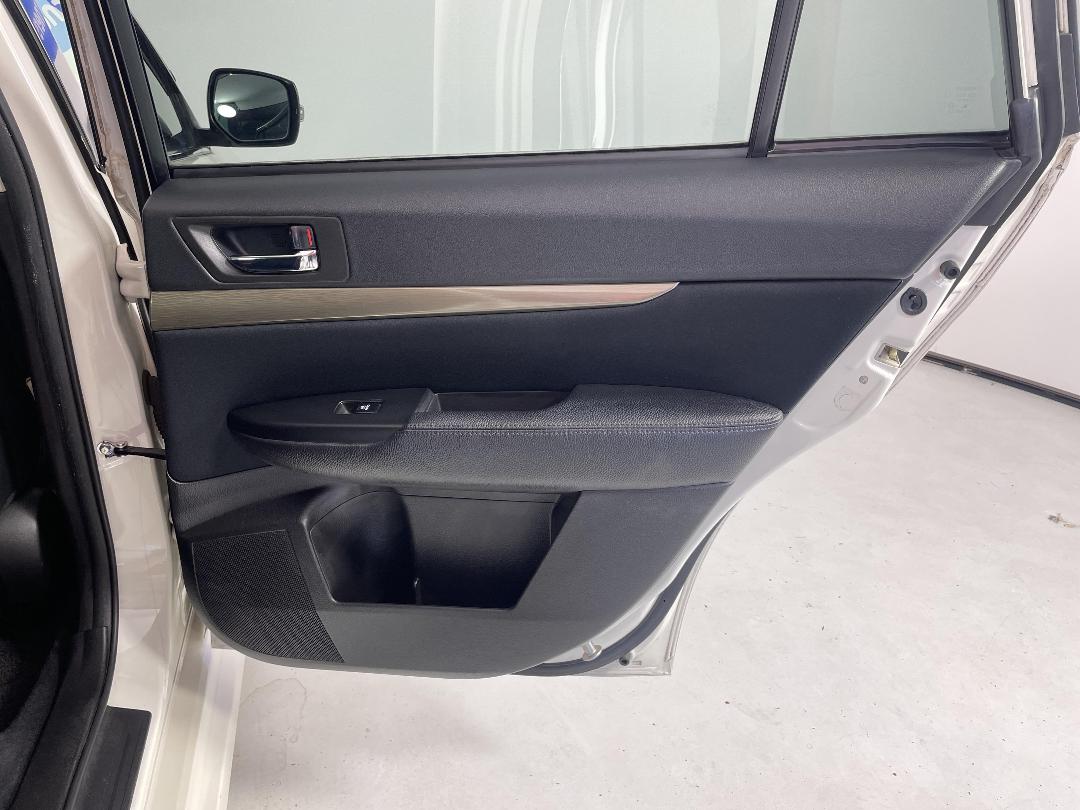 Photo '19' of Subaru Legacy