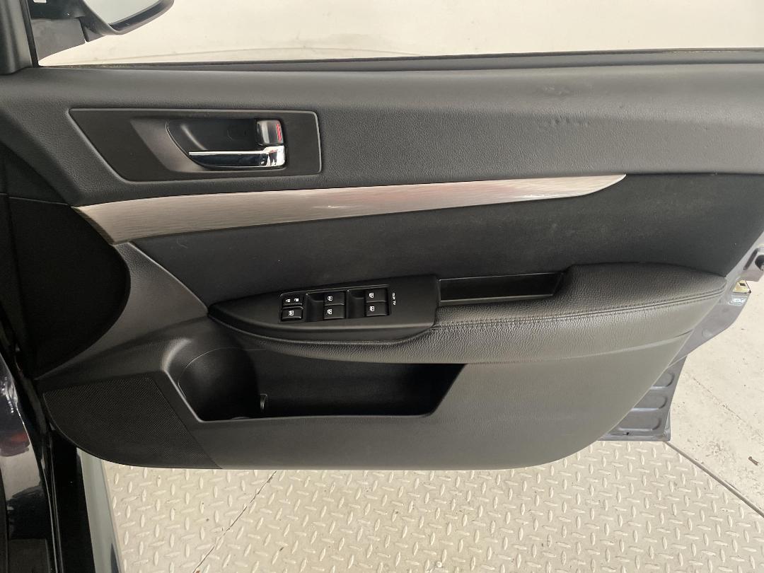 Photo '15' of Subaru Legacy Photo '15' of Subaru Legacy