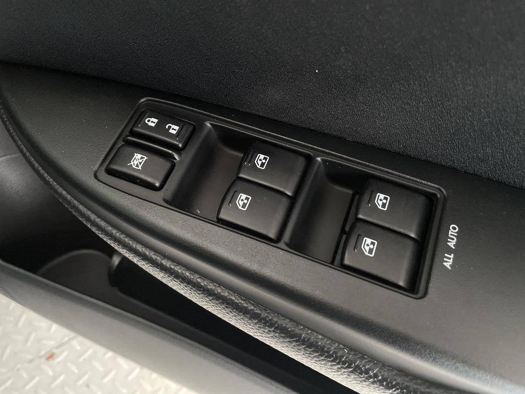 Photo '24' of Subaru Legacy Photo '24' of Subaru Legacy