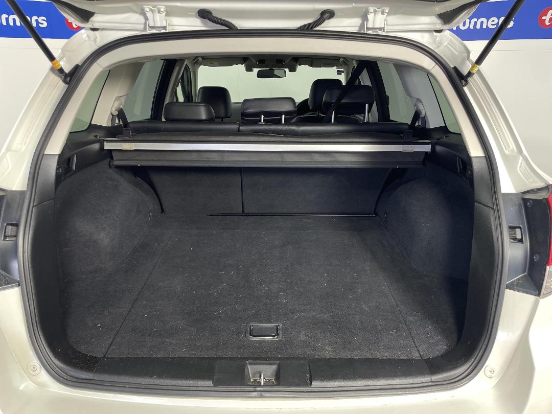 Photo '14' of Subaru Legacy