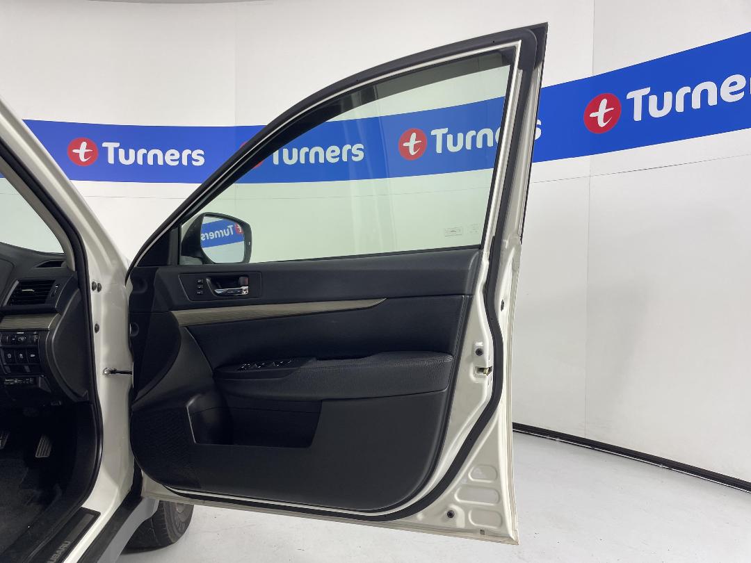 Photo '15' of Subaru Legacy