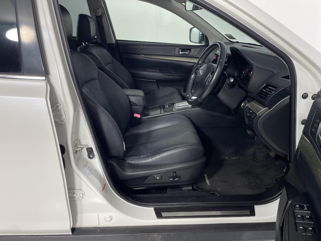 Photo '16' of Subaru Legacy