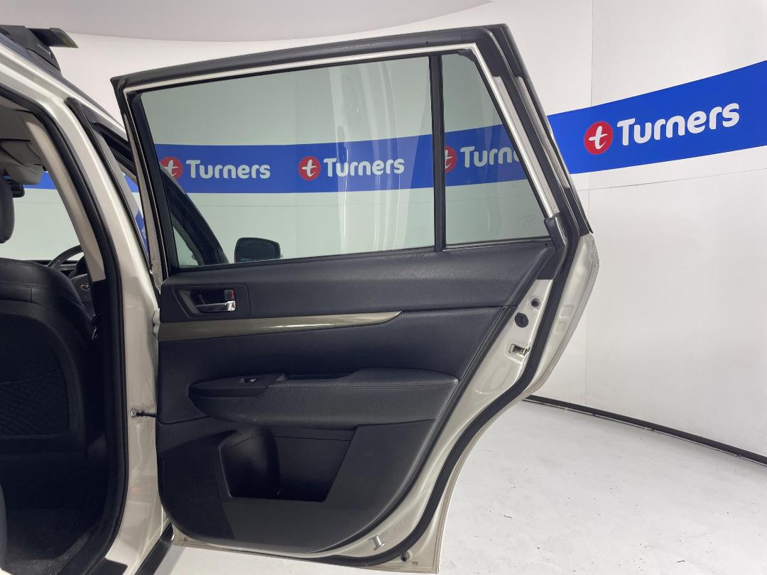 Photo '19' of Subaru Legacy