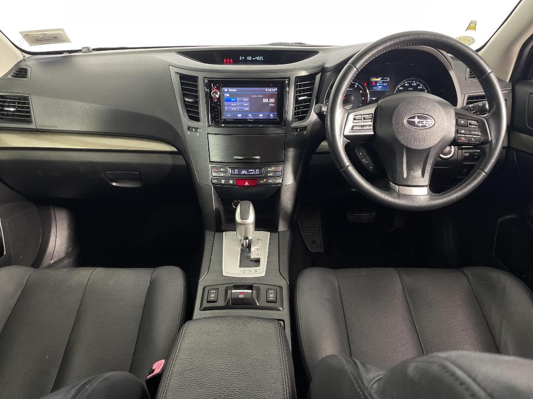 Photo '18' of Subaru Legacy